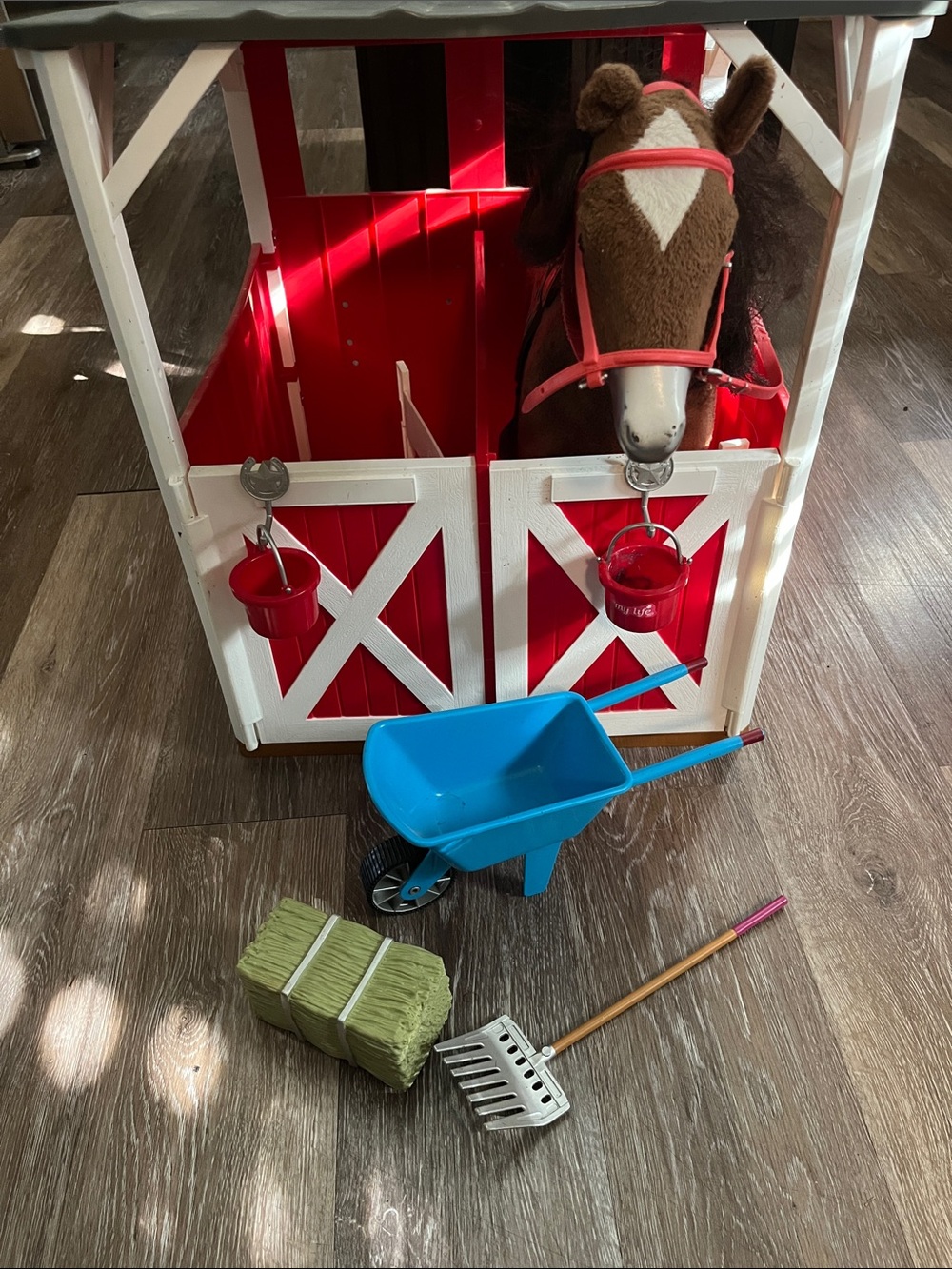 Retired My Life As Posable Horse and Stable Barn Playset 18" Doll Accessories